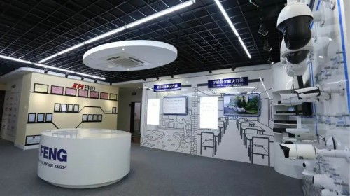 走進(jìn)雄邁東洲生產(chǎn)基地 以大數(shù)據(jù)與智能化賦能工廠新生態(tài)